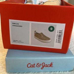 Childrens shoes in a kids size 9 from the brand Cat & Jack in the color gold.